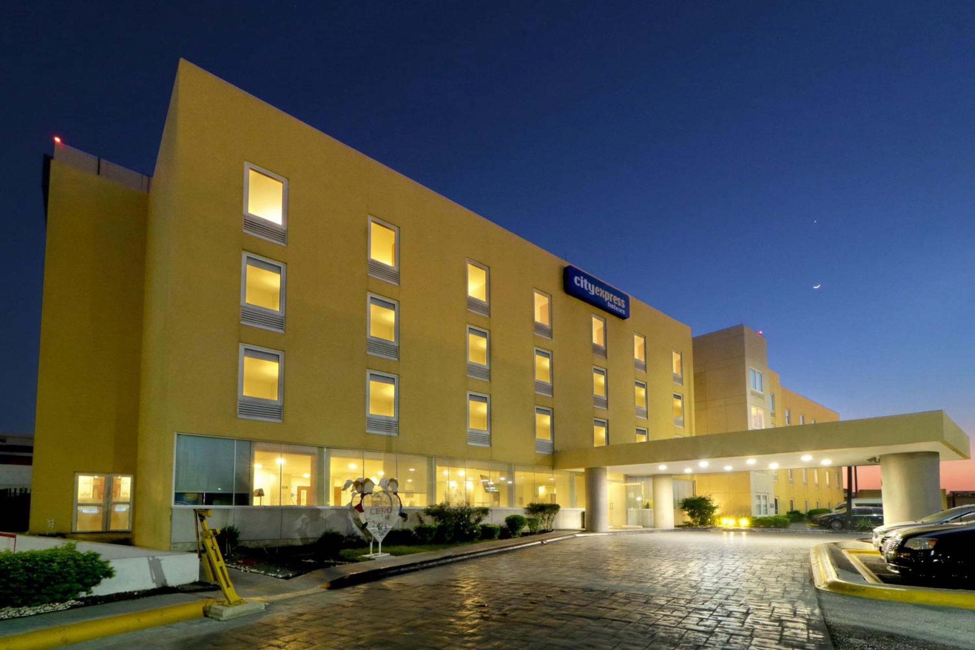 City Express By Marriott Nuevo Laredo Exterior photo