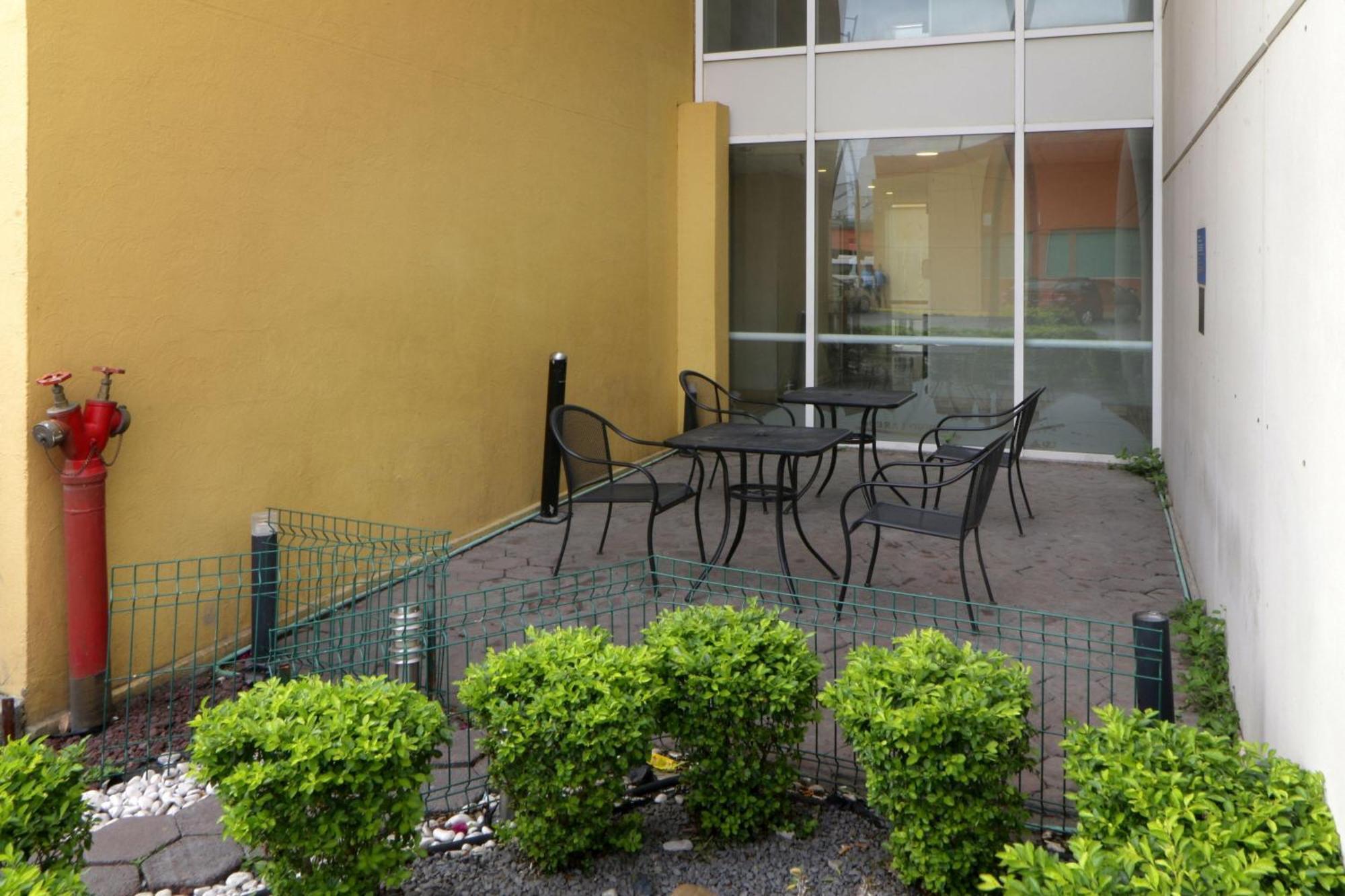 City Express By Marriott Nuevo Laredo Exterior photo