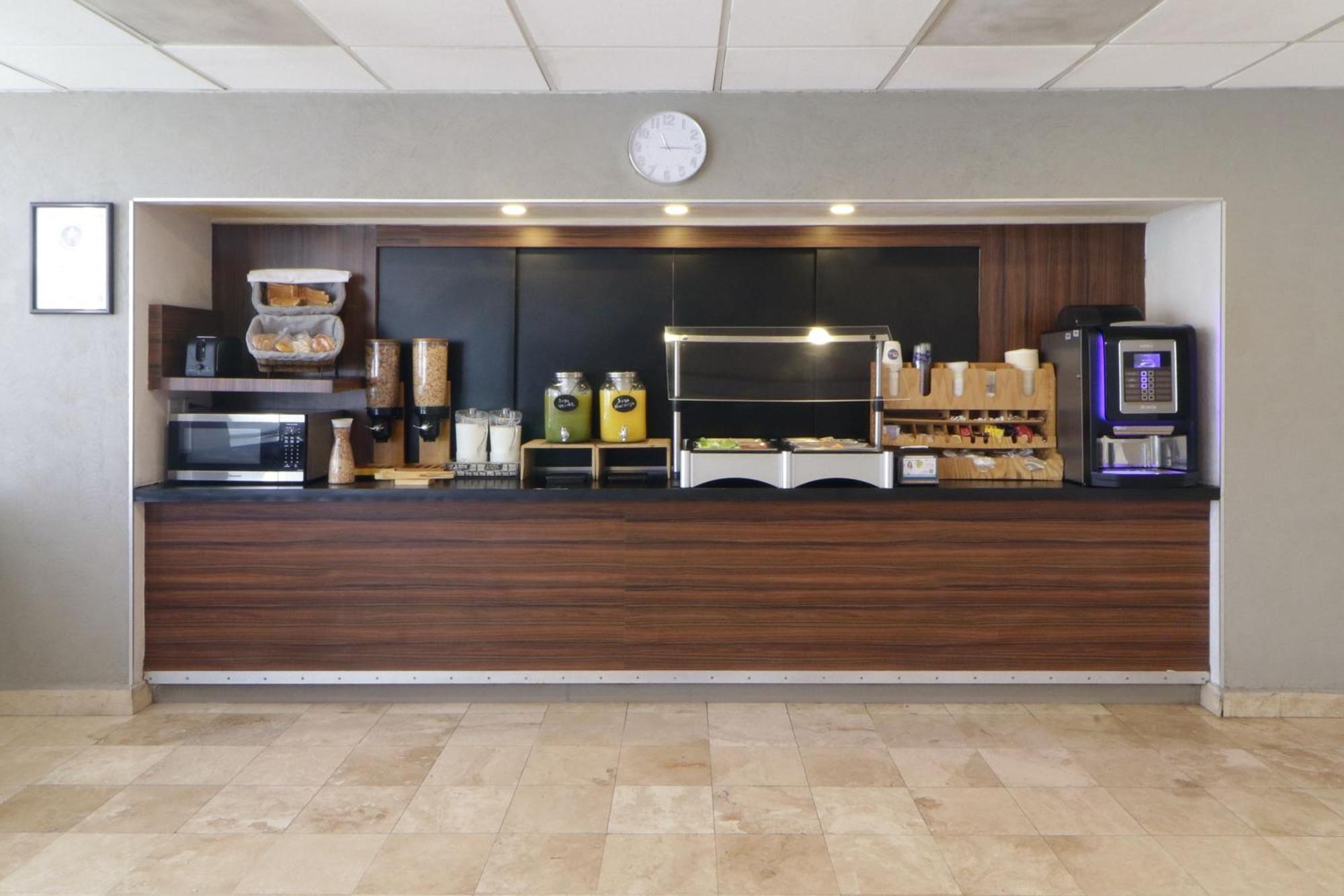 City Express By Marriott Nuevo Laredo Exterior photo
